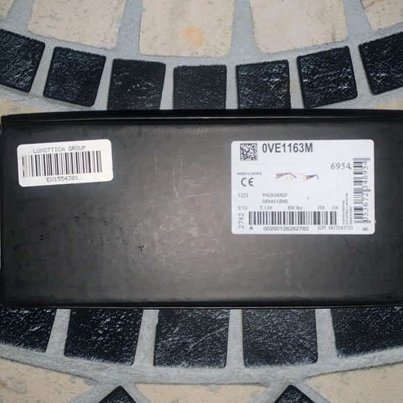 Empty black Versace box with glasses cleaner cloth and authenticity card! - Picture 5 of 5